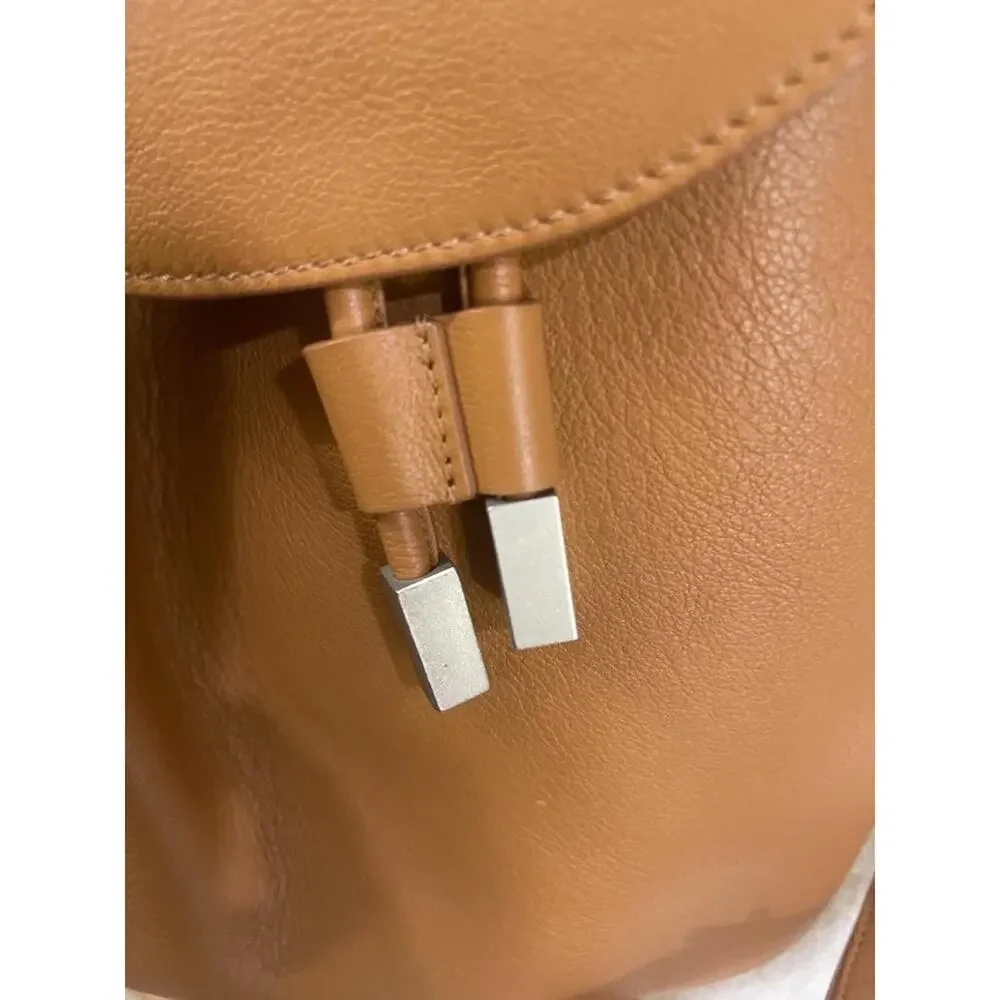 Everlane Petra Leather Backpack ((pu210